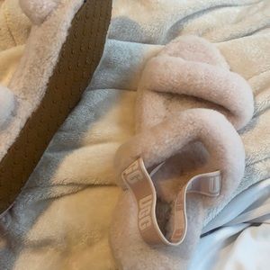 Pink Ugg slippers (big kids size 6) fits like women’s 8.